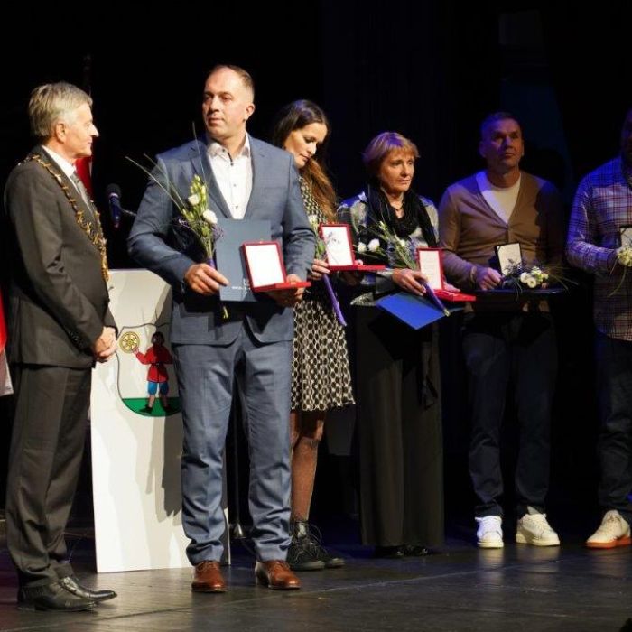 Janez Peternel prejel Pečat Občine Radovljica za izjemne dosežke v lipicanski reji