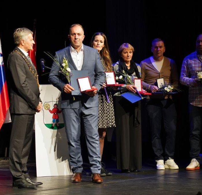 Janez Peternel Receives the Seal of the Municipality of Radovljica for Exceptional Achievements in Lipizzaner Horse Breeding